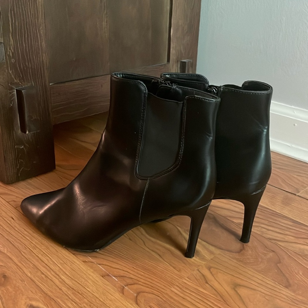 3 FOR $15 ‼️ Black Express booties